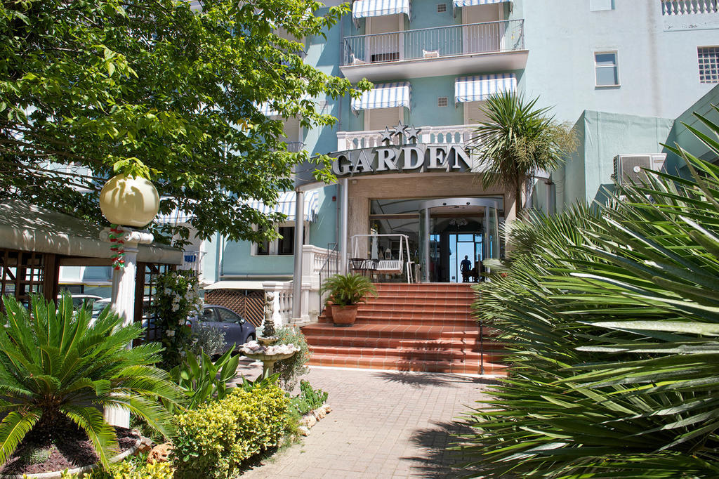 Hotel Garden Cattolica Exterior photo